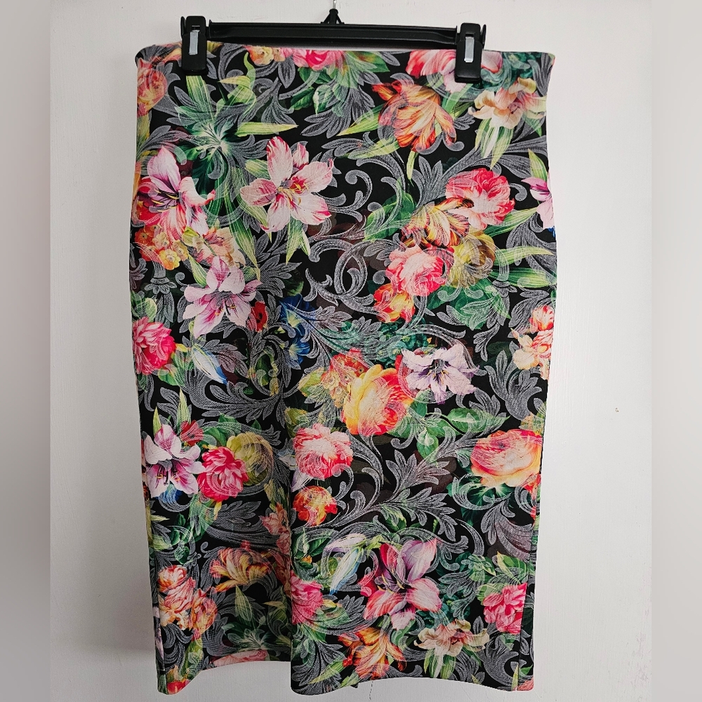 New York & Company Multicolor Floral Fabric